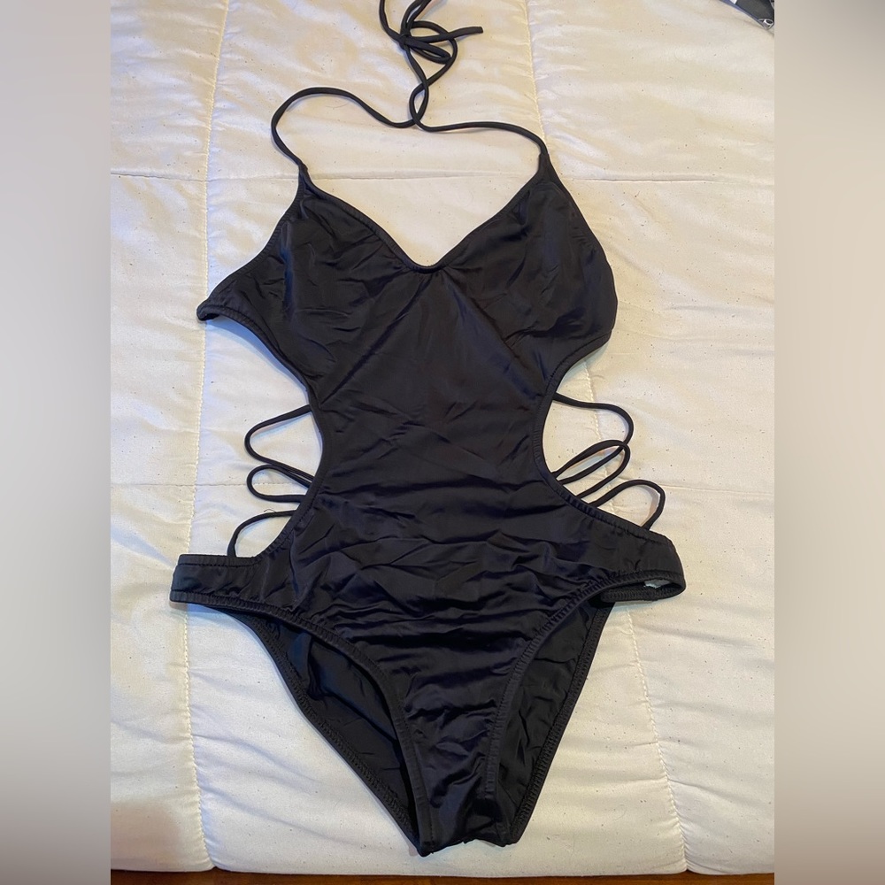 Venus swimwear black strappy monokini
